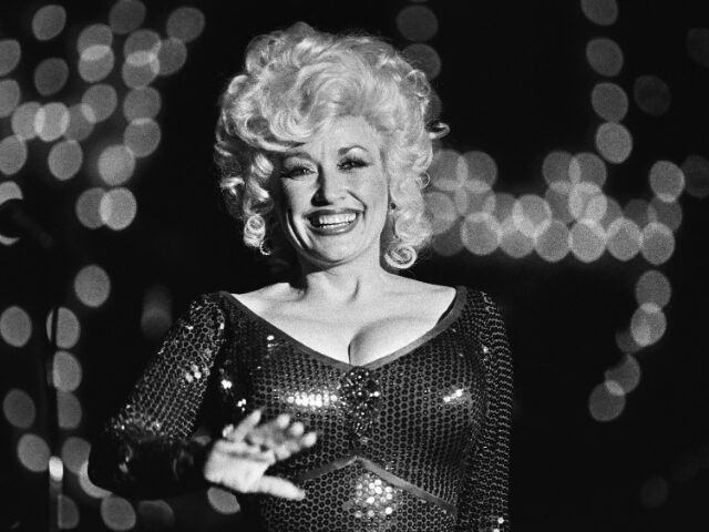 LAKE TAHOE, NV - 1980: Country singer, Dolly Parton, performs at Harrah's Club in thi