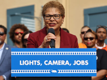 LOS ANGELES, CALIFORNIA - OCTOBER 27: Los Angeles Mayor Karen Bass speaks during a press c