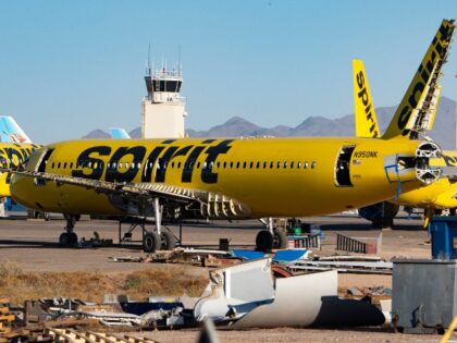 spirit airlines airplane in pieces