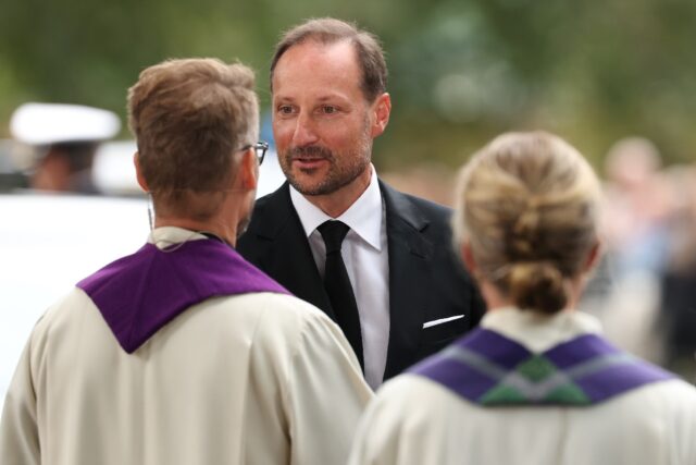 The new king said he has been "deeply moved" by the Norwegian public's resp