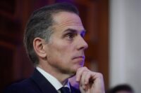 Ο Χάντερ Μπάιντεν λέει ότι ο καρκίνος του προστάτη που έπασχε ο πατέρας του του προκαλεί πόνο, παρόλο που συνεχίζει να γερνάει