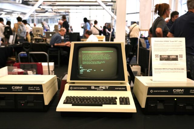 Vintage Computer Collectors The Associated Press