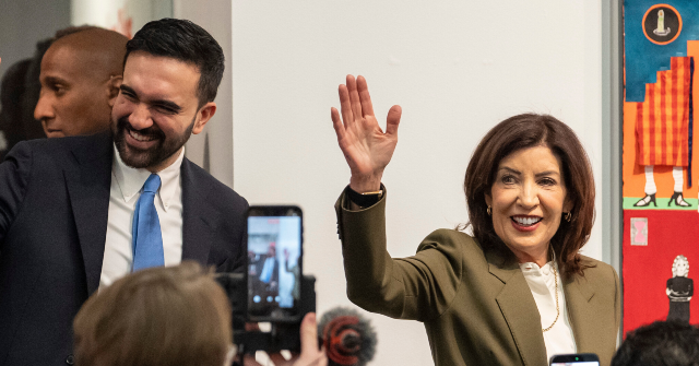 PHOTO — New York Democrat Gov. Kathy Hochul Torched for Wearing Muslim Hijab: 'Feminist Icon'