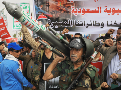 Iran-Backed Houthis Deny Attacking Mecca Amid Growing Condemnation from Muslim World