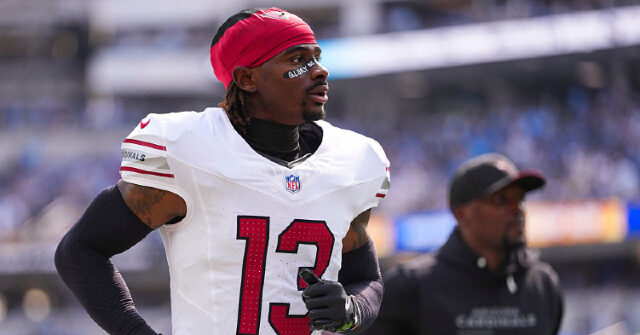 Cardinals Player Fined for Writing 'Glory Be 2 God' on His Eye Black