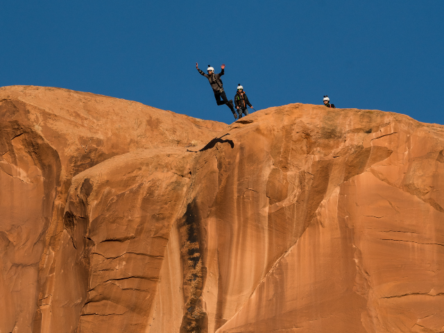 Video: Utah BASE Jumper Dies After Wingsuit Fails in the Extreme Sport ...