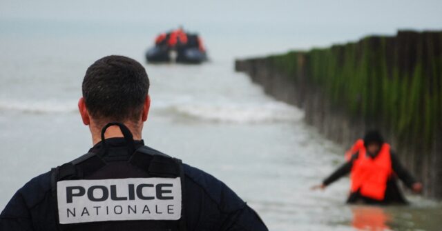 French Police Witnessed 'Assisting' Illegal Migrants Cross English Channel