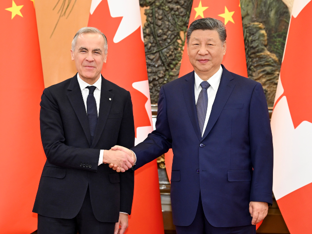 Chinese President Xi Jinping meets with Canadian Prime Minister Mark Carney at the Great H