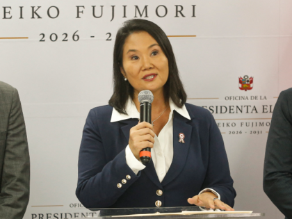 Peru's president-elect for the Fuerza Popular party, Keiko Fujimori (C), speaks during a s