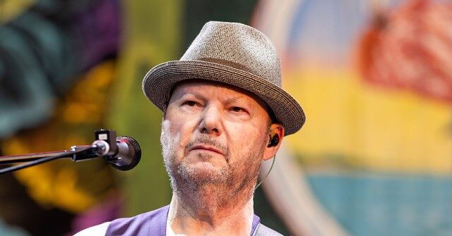 Singer Christopher Cross Tells Canadian Crowd He’s ‘Very Sorry and Embarrassed’ the U.S. Has ‘an A**hole for President’