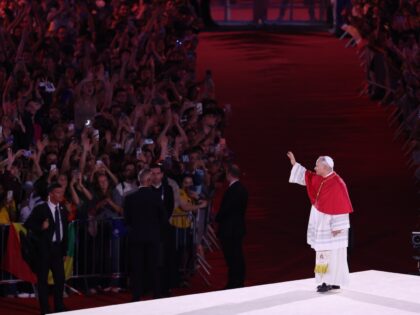 PARIS, FRANCE - SEPTEMBER 25: Pope Leo XIV leaves at the end of a prayer vigil with young