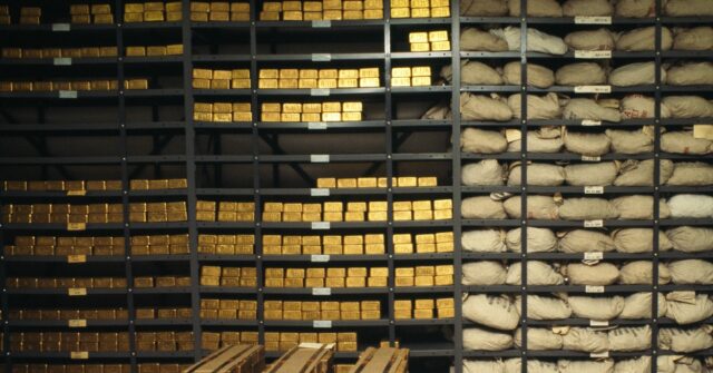 Dutch Central Bank Moves Billions in Gold From U.S. and Canada to London in 'Crisis Preparedness' Move