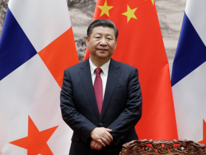 BEIJING, CHINA - NOVEMBER 17: China's President Xi Jinping and Panama's President Juan Car