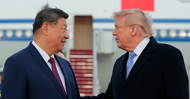 Trump Personally Greets Xi Jinping on Tarmac as State Visit Begins