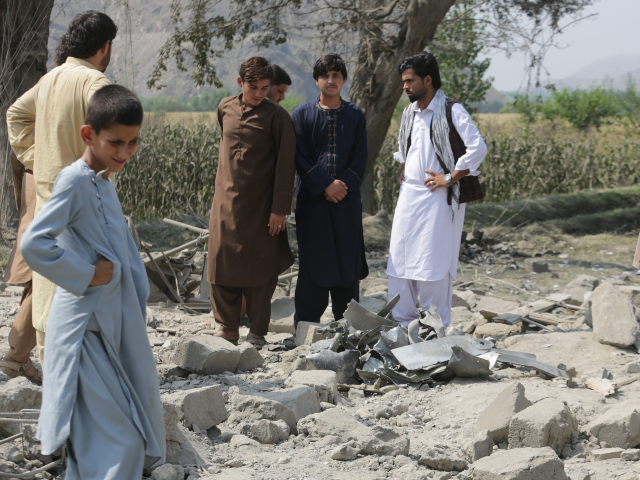Pakistan-Bombs-Afghanistan.jpg