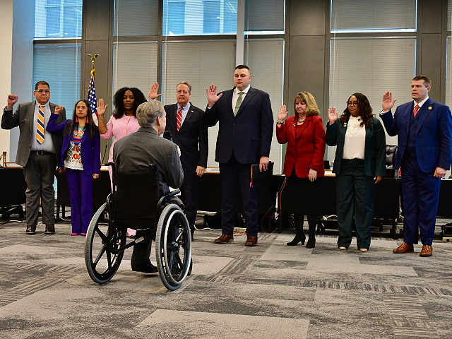 State-Board-of-Education-Members-with-Abbott-courtesy-of-SBOE.jpg
