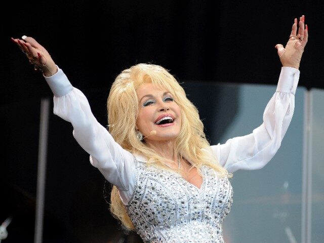 Nashville Authorities Unanimously Vote to Rename Airport After Dolly Parton