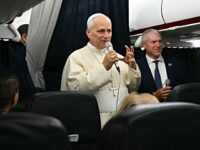 Pope Leo XIV gives a press conference with accredited journalists on the return flight from France, on September 28, 2026. (Photo by Alberto PIZZOLI / POOL / AFP)