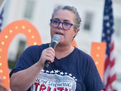 <> part of the #KremlinAnnex singing protest in front of the White House on August 6