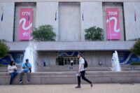 Trump wants the Smithsonian Institution to install George Washington statues and exhibit