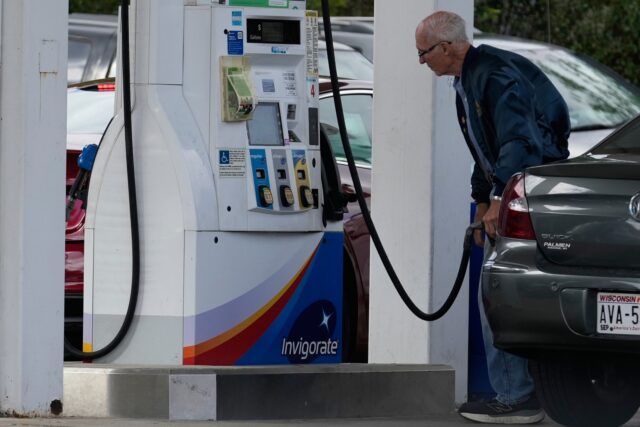 Most Americans blame Trump for high prices as midterms approach, a new ...