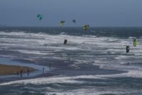 More than 100 People Gather in San Francisco to Scream at the Ocean