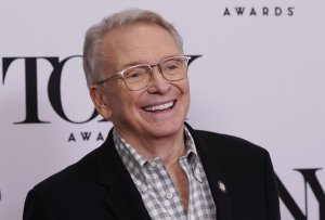 Bob Mackie, fashion designer who dressed Cher, dies at 87