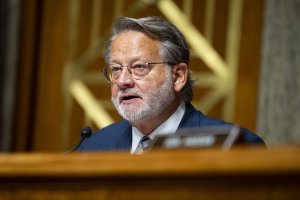 Sen. Gary Peters to lead USC politics center