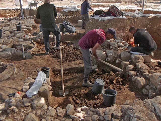 PHOTOS — Jewish Ritual Bath Dating to the Time of Jesus Found in Israel: ‘Illuminating the 