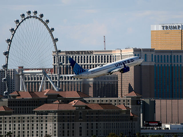 AP25242021050985 Title: International Tourism Image ID: 25242021050985 Article: A United Airlines flight ta