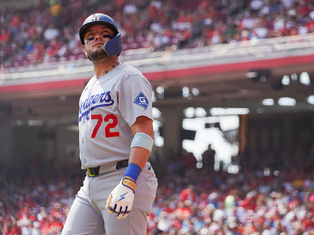 WATCH: Dodgers' Miguel Rojas Aces US Citizenship Test: 'I'm Really Proud to be an American'