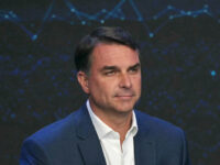 Rumors Claim Flávio Bolsonaro Refused to Hand Over Passports and Fled Brazil