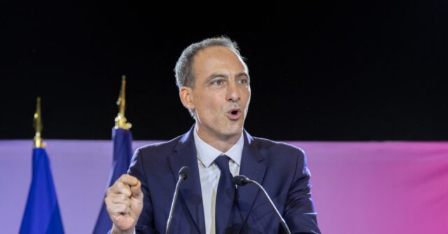 Socialist Primary Winner Vows to Prevent Trumpism Taking Over France