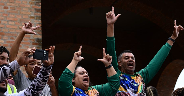 Brazil: Far-Left Supporters of Lula da Silva Trash Sao Paulo Train Stations, Burn U.S. Flag