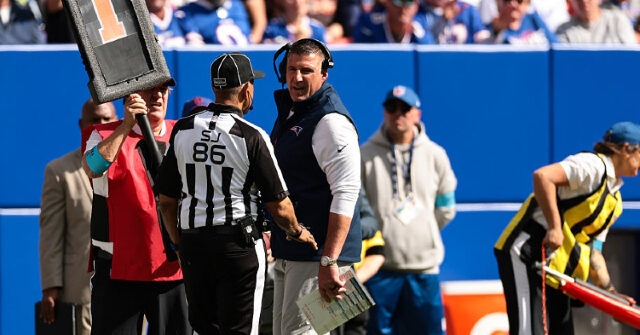 Pats Coach Mike Vrabel Calls Referee ‘Sensitive’ After Drawing Flag During Sideline Spat