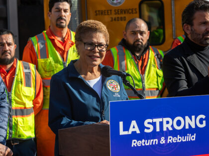 LOS ANGELES, CALIFORNIA - JANUARY 17: Los Angeles Mayor Karen Bass speaks to journalists i