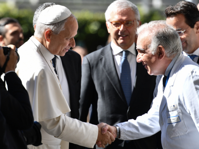 Pope Leo Diagnosed with Lung Cancer After Successful Surgery