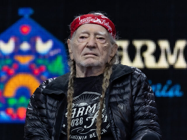 WillieNelson VIRGINIA BEACH, VIRGINIA - SEPTEMBER 26: Willie Nelson participates in a press conference