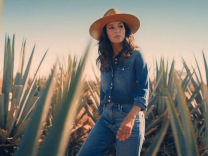 eva-longoria-searching-for-mexico