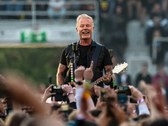 Watch: Metallica’s James Hetfield Tells Audience We’re ‘Not Here, Like Other Ente