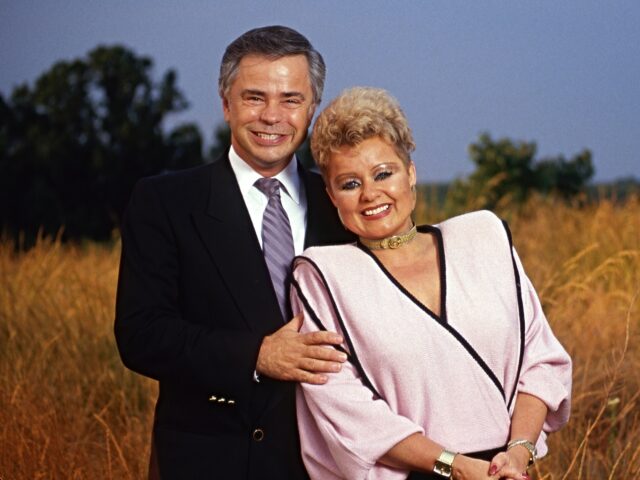 Televangelist Jim Bakker, Who Lost his ‘PTL Club’ Empire in Sex and Money Scandals, Dies at 86