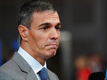 ‘Son of a B***h!’ Fed-up Spaniards Jeer Socialist Pedro Sánchez During Visit to Flood-