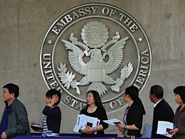 Poll: Plurality Says Migrants Help CEOs to ‘Hold Wages Down’