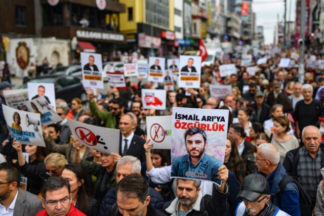 Thousands rally in Istanbul and Ankara to protest against growing pressure on journalists