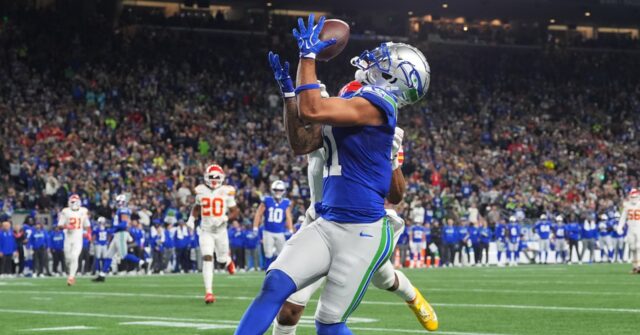 Jaxon Smith-Njigba has 150 receiving yards and a score in the Seahawks' 20-3 win over the Chiefs