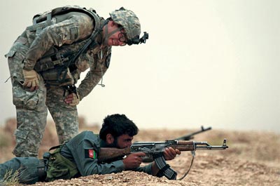 afghan_soldiers_pray