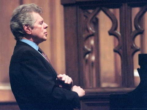 Renowned Pianist Van Cliburn Diagnosed with Cancer