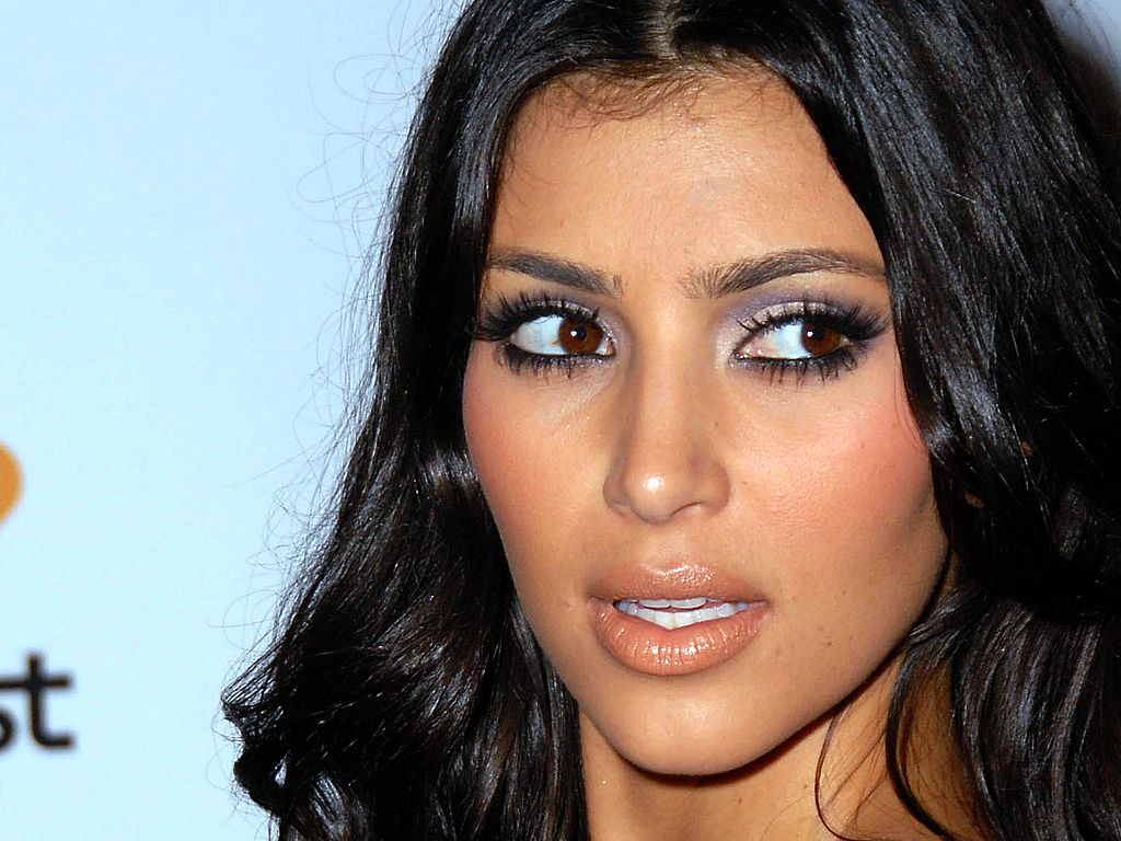 Kardashian's Prayer for Israel Inspires Hate, Death Threats