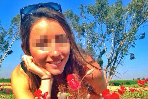 Former IDF Girl Invites reddit Users to Let Her 'Make Peace With her Mouth' for One Night
