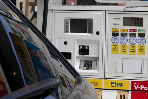 Gas prices still climbing, top $4 in 6 states